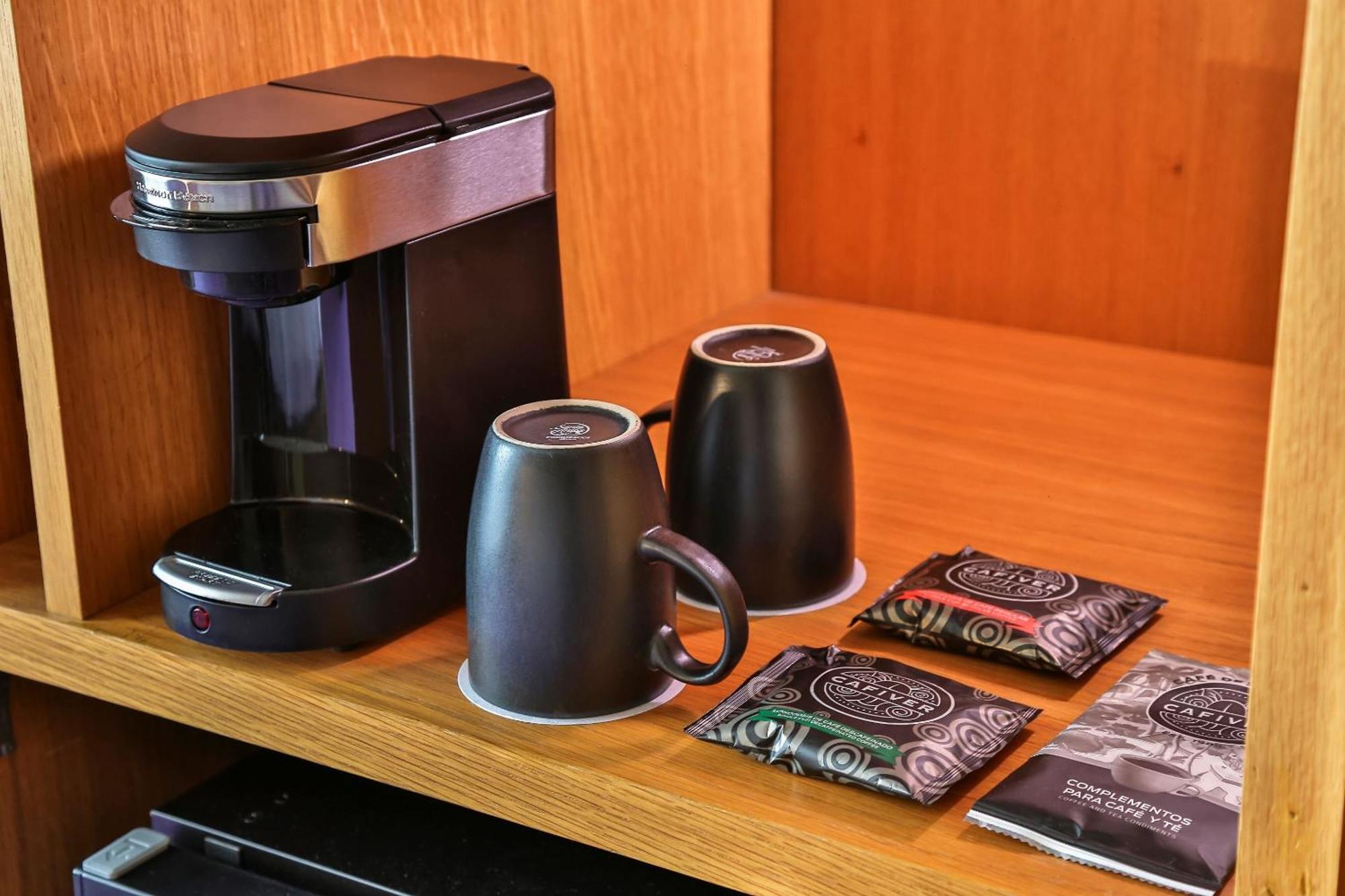 Hotel Camino Real Santa Fe Mexiko-Stadt Exterior foto A Keurig coffee maker